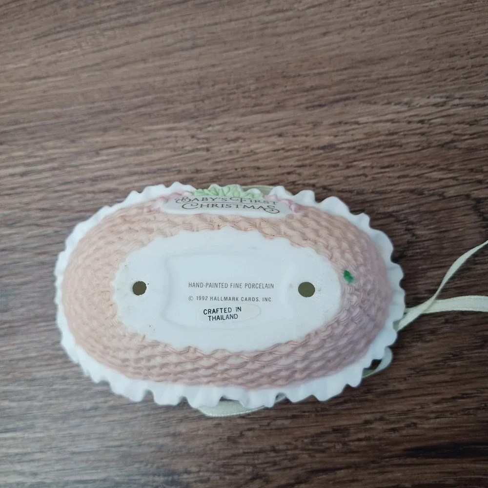 1992 Hallmark Keepsake‎ Ornament BABY'S FIRST CHRISTMAS Swinging Basket